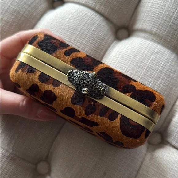 Leopard Print Clutch - Picture 2 of 6